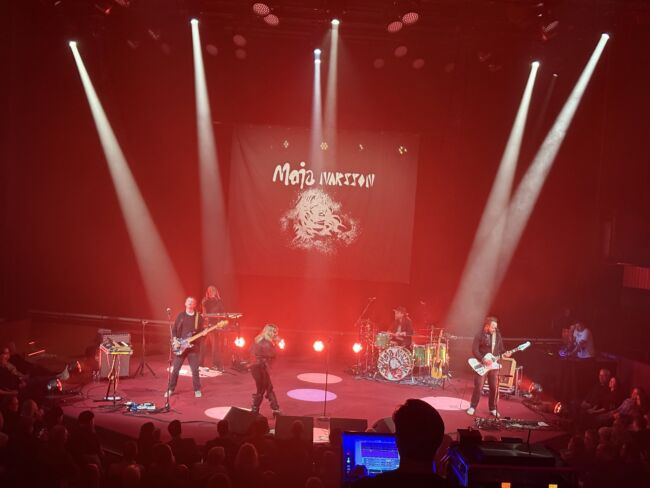 Maja Ivarsson på Cirkus