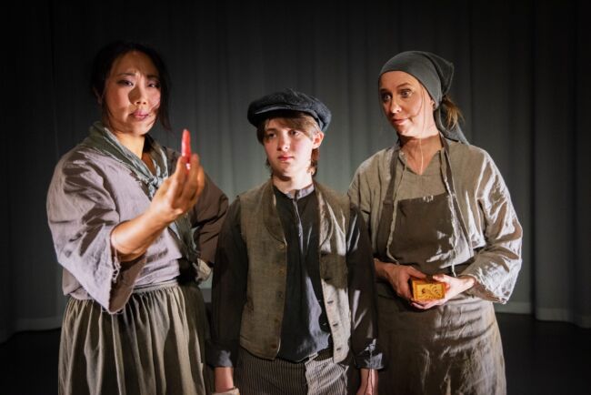 Spår på Playhouse Teater